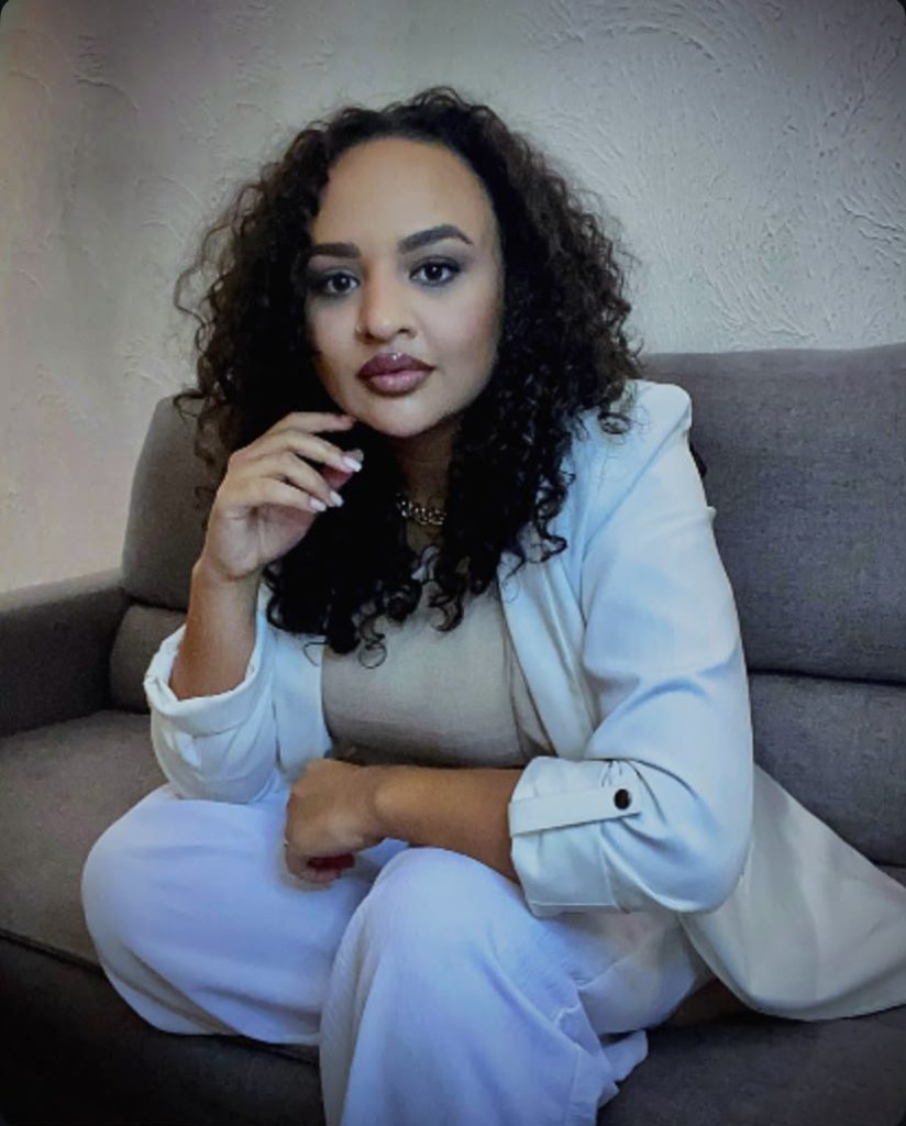 Retrato de Mayara Tavares, psicóloga e psicanalista